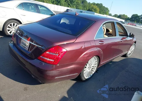 2010 Mercedes-Benz S 550 550 из США, поврежденный, VIN WDDNG7BB7AA340093